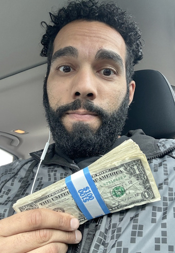 Dennis (@dennisdahmenace) — my photo № 1