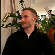 Julian 28 München